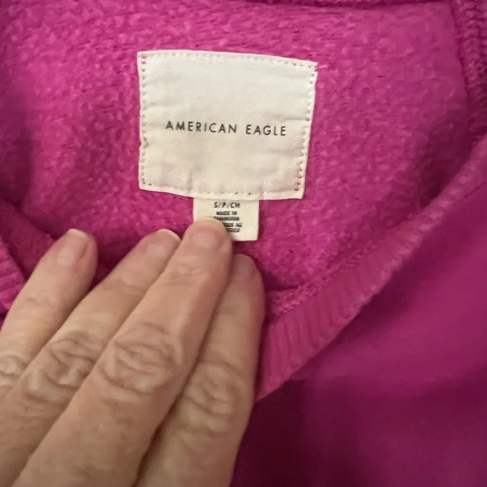 American Eagle Outfitters Fuchsia Pullover - Picture 3 of 3